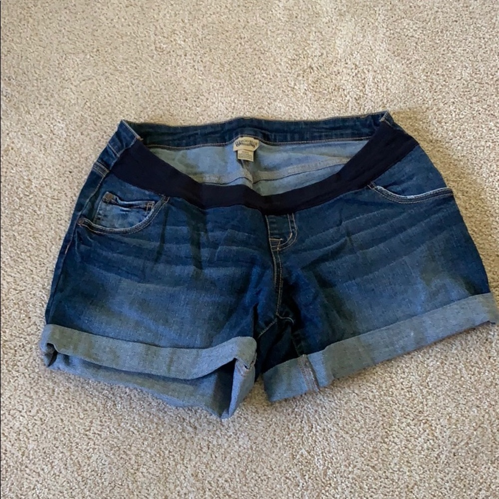 Maternity shorts with low panel